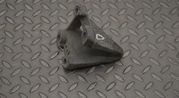 Jaguar XK8 - XKR Engine mounting bracket 5R836037CA