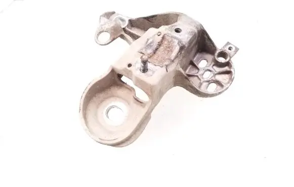 Audi A4 S4 B5 8D Engine mounting bracket 4B0199352