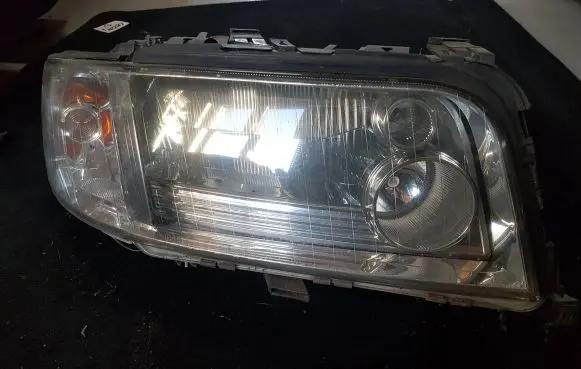 Audi A8 S8 D2 4D Headlight/headlamp 4D0941004BB 0301171676