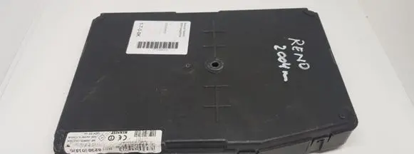 Renault Megane II Fuse module 8200606825