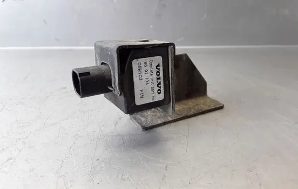 Volvo XC70 Airbag deployment crash/impact sensor 8691734 8691736