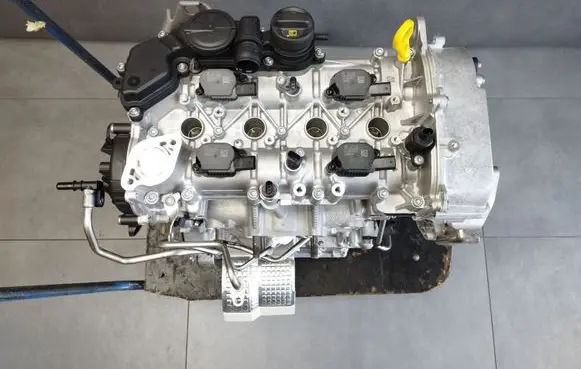 Volkswagen Touran III Engine swap DXDT10139 05E109108P