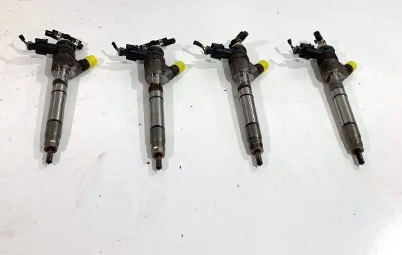 KIA Ceed Fuel injectors set 338002A610