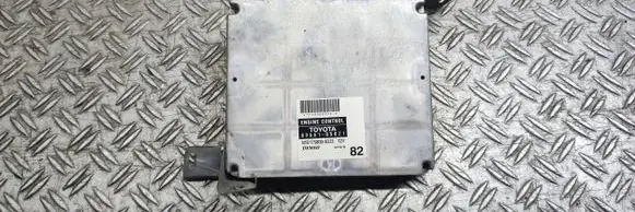Toyota Avensis T250 Engine control unit/module 8966105821