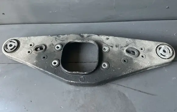 Mercedes-Benz E W211 Rear differential/diff mount bracket a2303522206