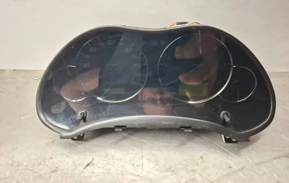 Toyota Avensis T250 Speedometer (instrument cluster) 8380005C00C MB2574305295