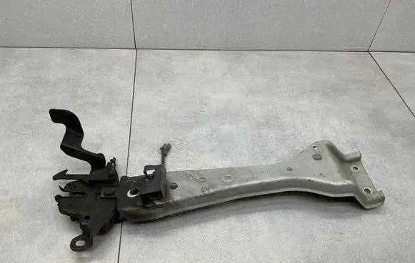 Nissan Pulsar Radiator support slam panel bracket 