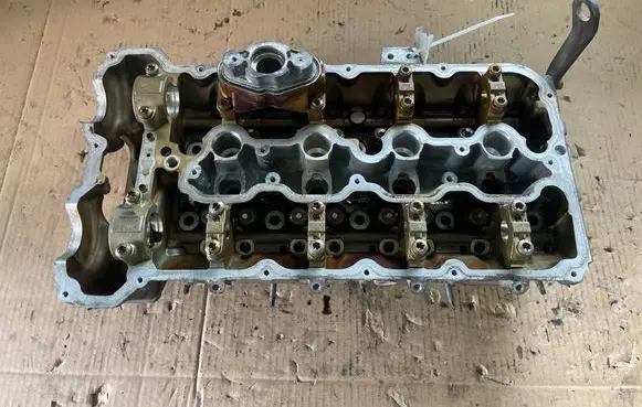 BMW 5 F10 F11 Engine head 7573940