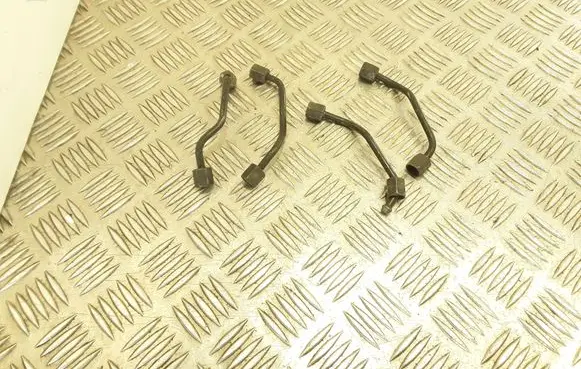 Mercedes-Benz C W203 Fuel line pipe 