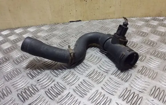 Audi A6 S6 C5 4B Engine coolant pipe/hose 4B0121049D