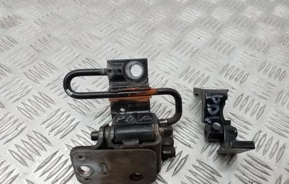 Audi A3 S3 A3 Sportback 8P Front door hinge set 8E0831412E