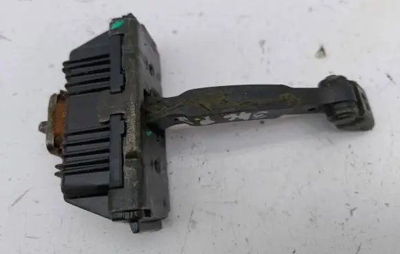 BMW X5 E53 Front door check strap stopper 8402502