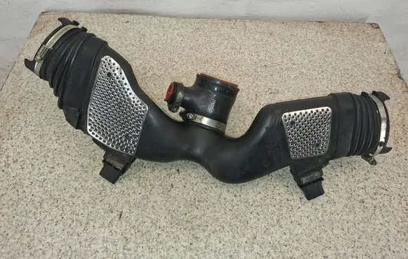Mercedes-Benz R W251 Air intake duct part A6420943497 00110183A 4010088A