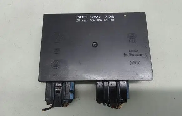 Volkswagen PASSAT B5 Comfort/convenience module 3B0959796