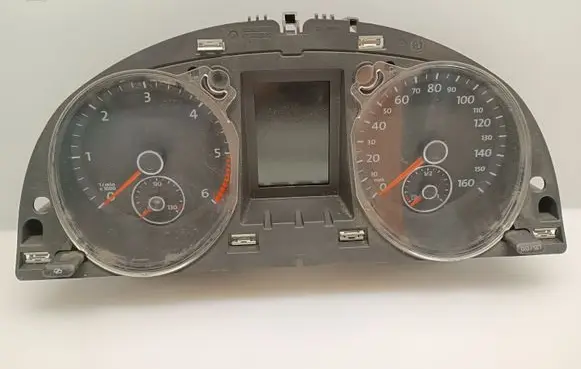 Volkswagen PASSAT B7 Speedometer (instrument cluster) 3AA920970E A2C5328928