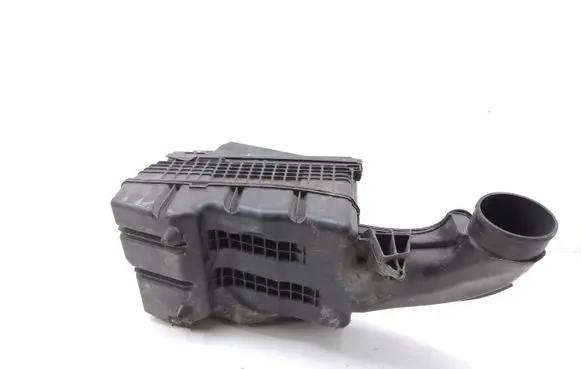 Renault Latitude (L70) Air filter box 8200545836J H8200581277
