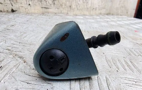 BMW X5 E53 Headlight washer spray nozzle 8252745