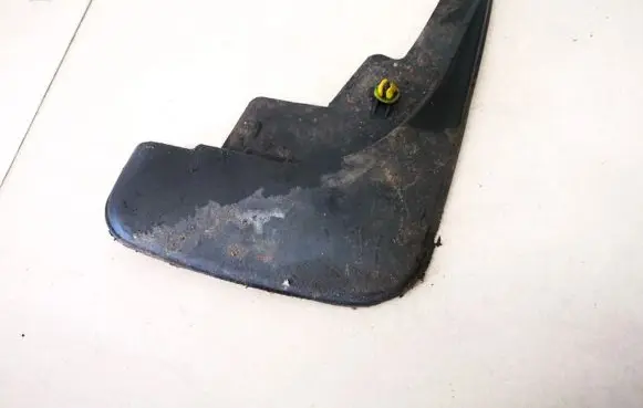 Toyota Avensis T220 Front mudguard t090800
