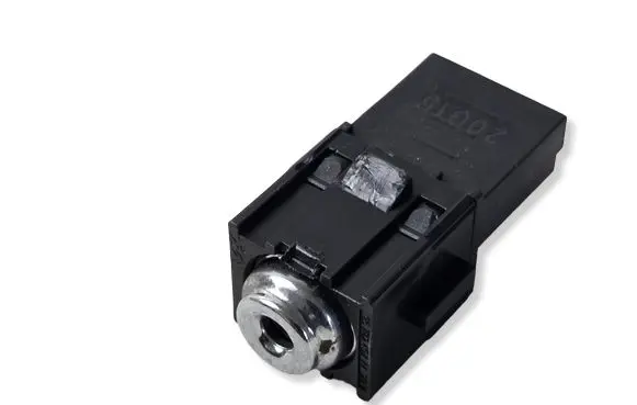 Citroen Berlingo AUX in-socket connector 20G15