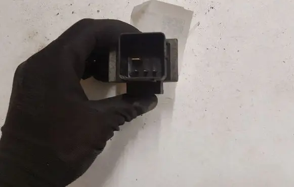 Renault Megane II Glow plug pre-heat relay