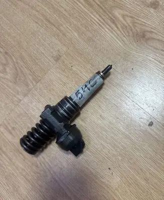 Volkswagen Caddy Fuel injector 0414720313 038130073BN