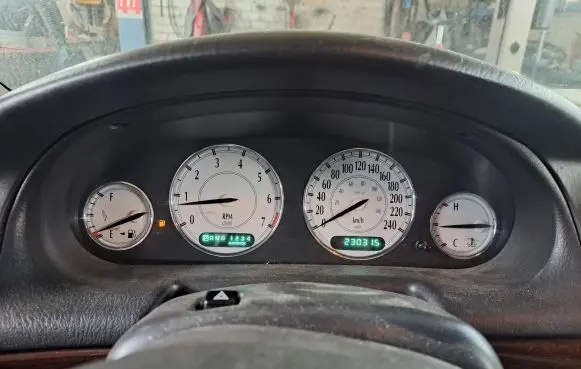 Chrysler 300M Speedometer (instrument cluster) P05026411AB 70113R L411AB
