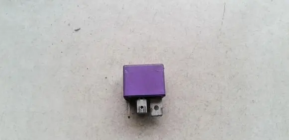 Renault Laguna I Other relay 12V50A03525 1V50A03.525