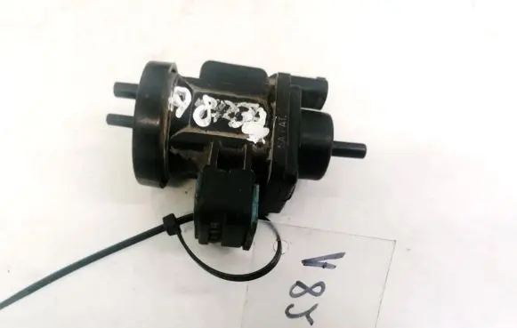 Mercedes-Benz C W203 Turbo solenoid valve a0005450527