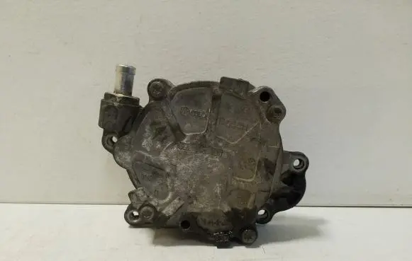 Volkswagen Polo V 6R Vacuum pump 03L145100