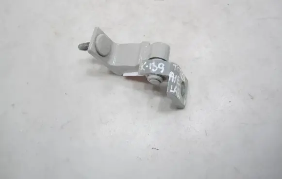 Volkswagen T-Cross Rear door lower hinge 8W0831404A A046575