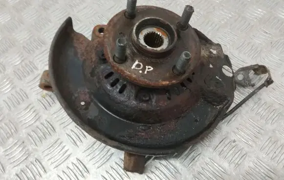 Toyota Yaris Front wheel hub