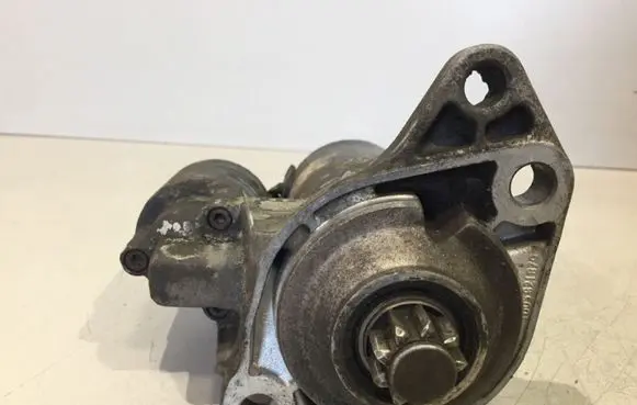 Volkswagen Golf IV Starter motor 020911023F 001121006