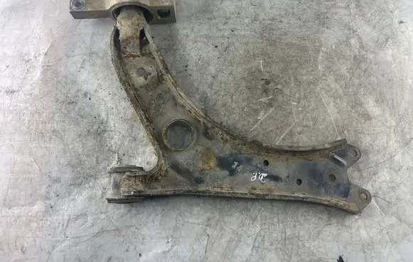 Volkswagen Golf Plus Front lower control arm/wishbone