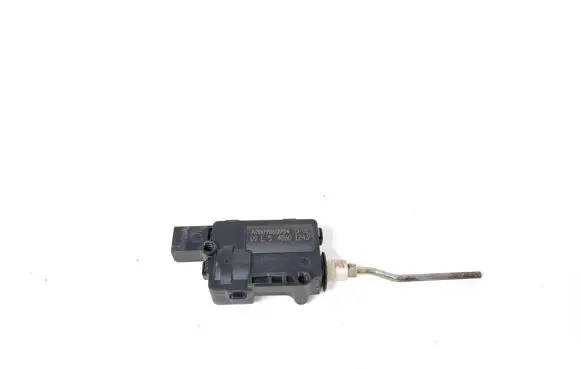 Fuel tank cap lock
