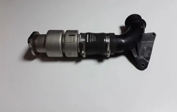 Ford Kuga II Intercooler hose/pipe F1B16C750AB