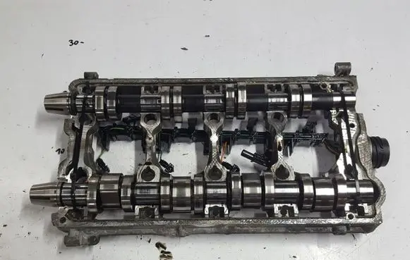 Volkswagen PASSAT B6 Engine head 03G103308C
