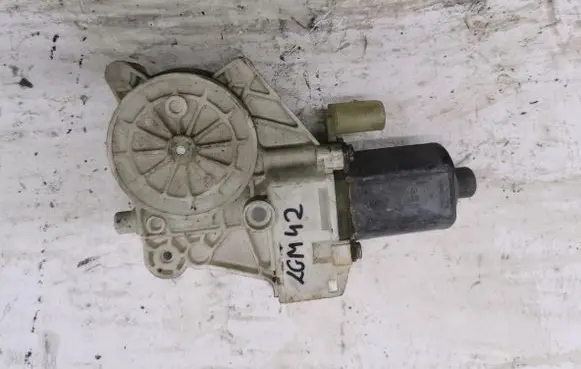 Mercedes-Benz Sprinter W906 Front door window regulator motor A0068205442