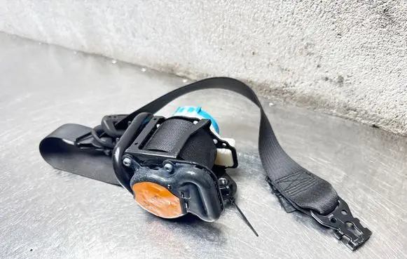 Opel Insignia A Front seatbelt 20951974