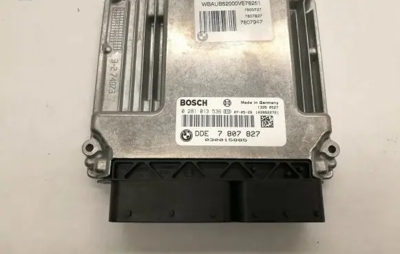 BMW 1 E81 E87 Engine control unit/module 7807827