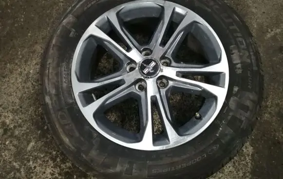 Ford Mustang V R17 alloy rim DR331007BB