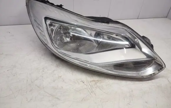Ford Focus Headlight/headlamp BM5113W029