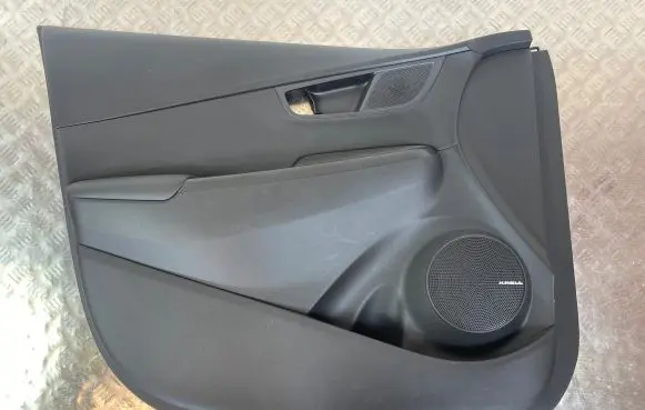 Hyundai Kona I Front door card panel trim