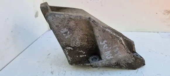 Audi A4 S4 B5 8D Engine mounting bracket 8d0199307h