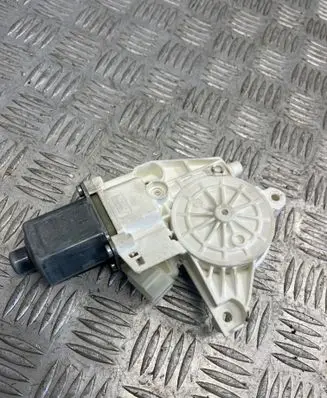 Mercedes-Benz C W204 Front door window regulator motor A2048200142 971219100