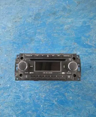 Chrysler 300 - 300C Radio/CD/DVD/GPS head unit P05064363AA