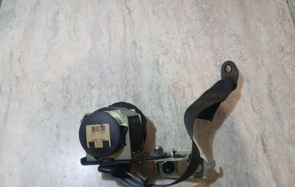Toyota Avensis T270 Rear seatbelt 609311300A