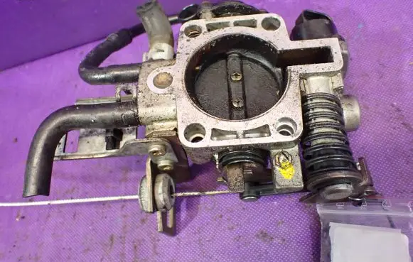 Opel Astra G Throttle body valve 