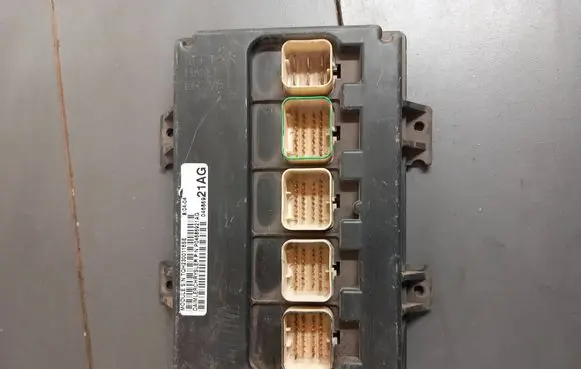Chrysler Voyager Comfort/convenience module 04686921AG P04686921AG
