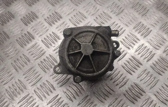 BMW 5 E39 Vacuum pump 96110885