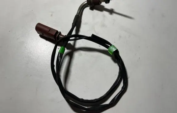Volkswagen Golf Plus Exhaust gas temperature sensor 03L906088BH